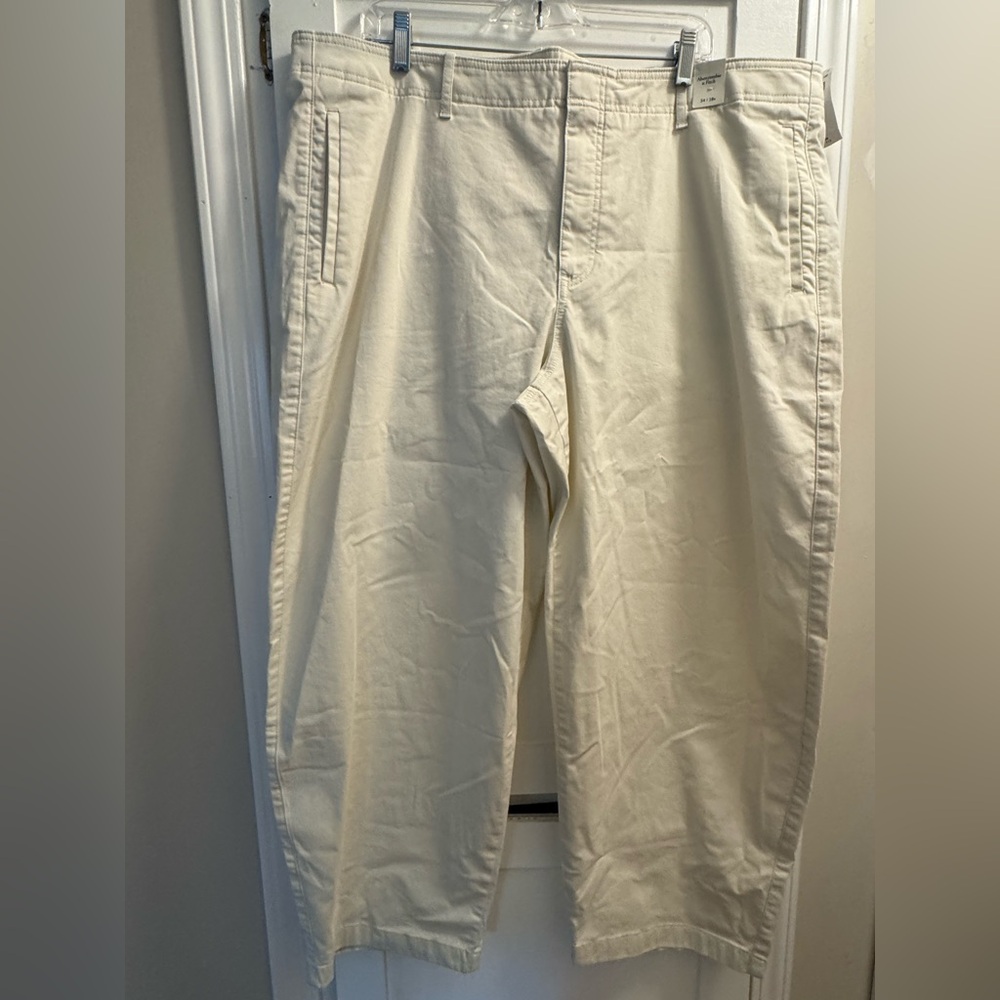 Abercrombie & Fitch Beige women’s wide leg trouser size 18